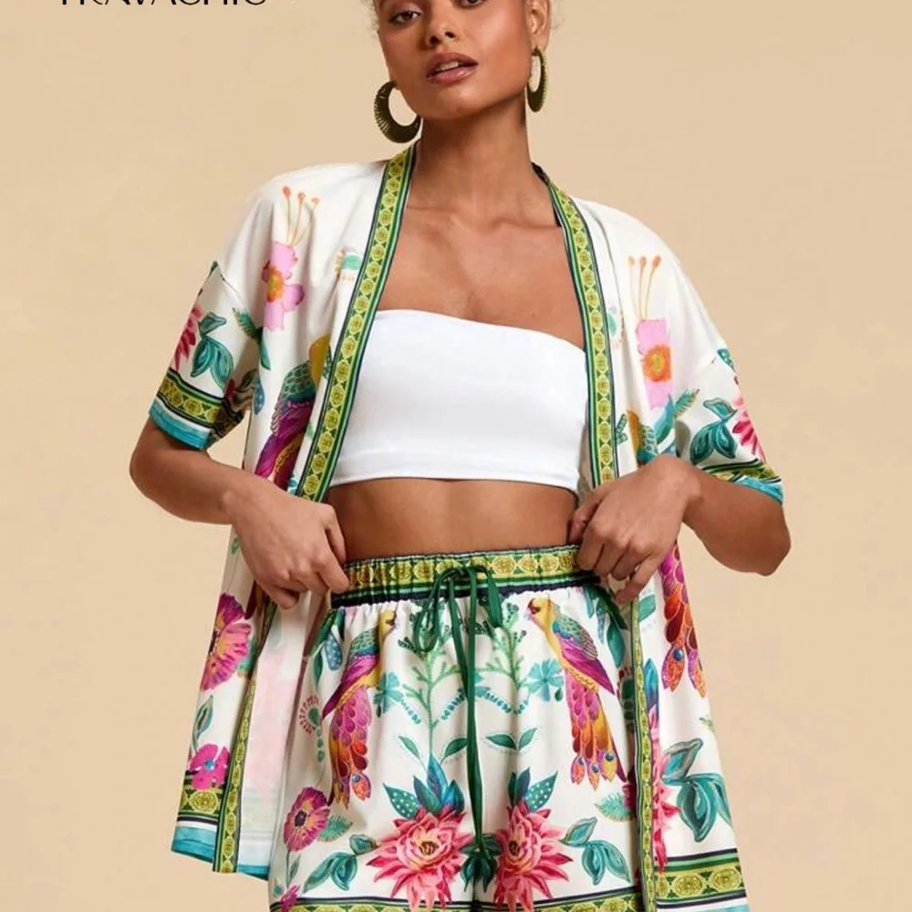 Women's Floral Print Set - Too and shorts - White and Green - Picture 2 of 4